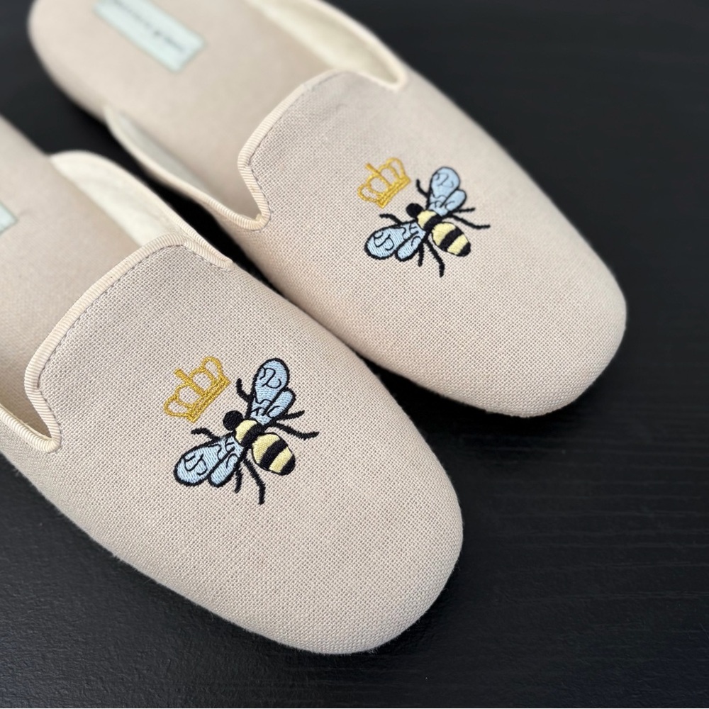 Patricia Green Queen Bee Embroidered Linen Slippers, SZ 9 MSRP $128 - Picture 5 of 7